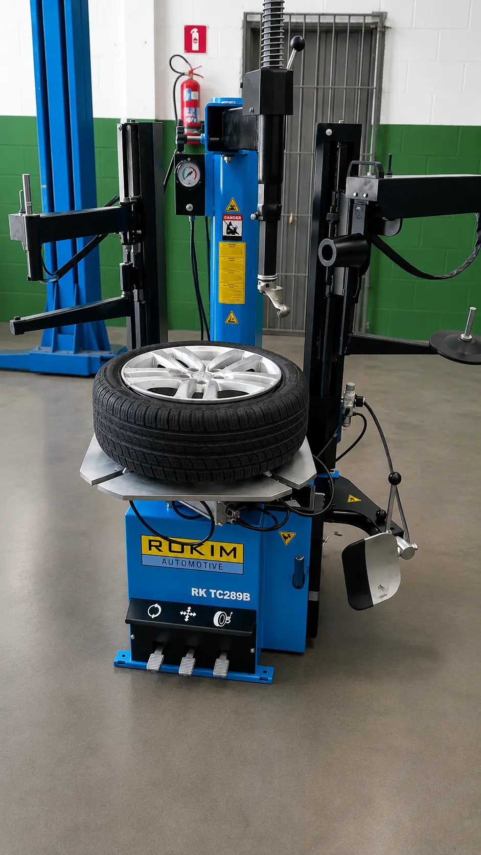 Desmontadora de Pneus RK TC289 B com Dois Braços | Rokim